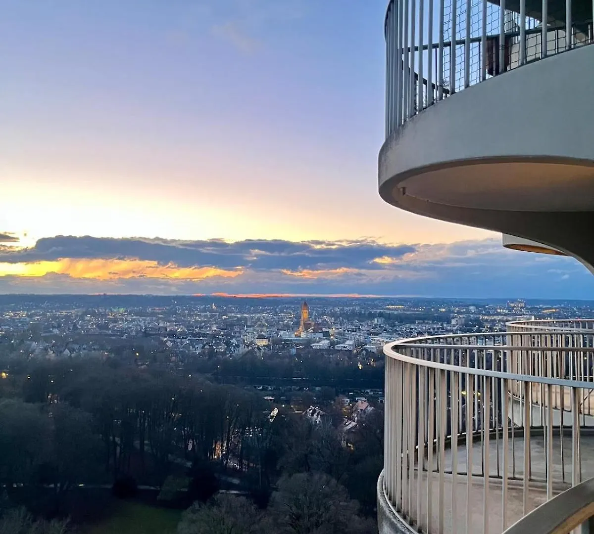 Hoteltower-Suite Augsburg I 23Rd Floor I Fantastic View I Central 0*,  德国